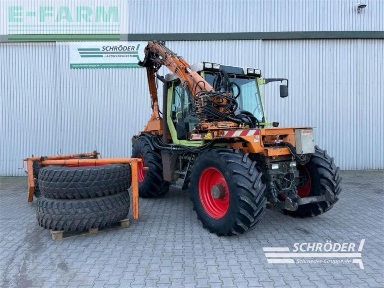 Fendt xylon 524 - Tractor: foto 1 Fendt xylon 524 - Tractor: foto 1