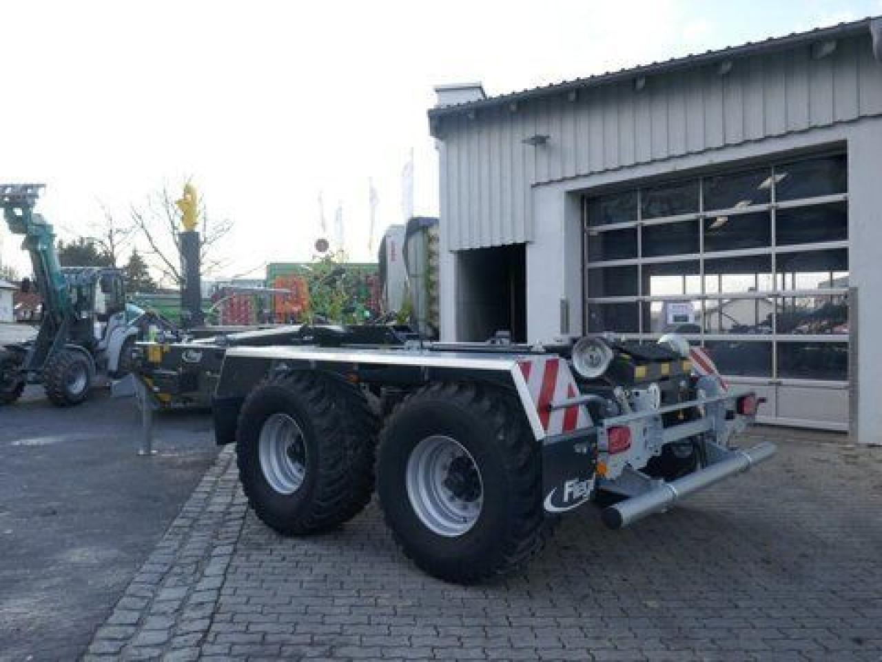 Fliegl hkl 22 - tandem abrollkipper - Remolque multilift/ Portacontenedores de cadenas: foto 5 Fliegl hkl 22 - tandem abrollkipper - Remolque multilift/ Portacontenedores de cadenas: foto 5