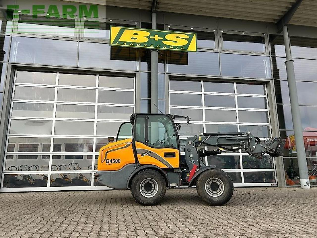 Giant g4500 tele - Miniexcavadora: foto 1 Giant g4500 tele - Miniexcavadora: foto 1