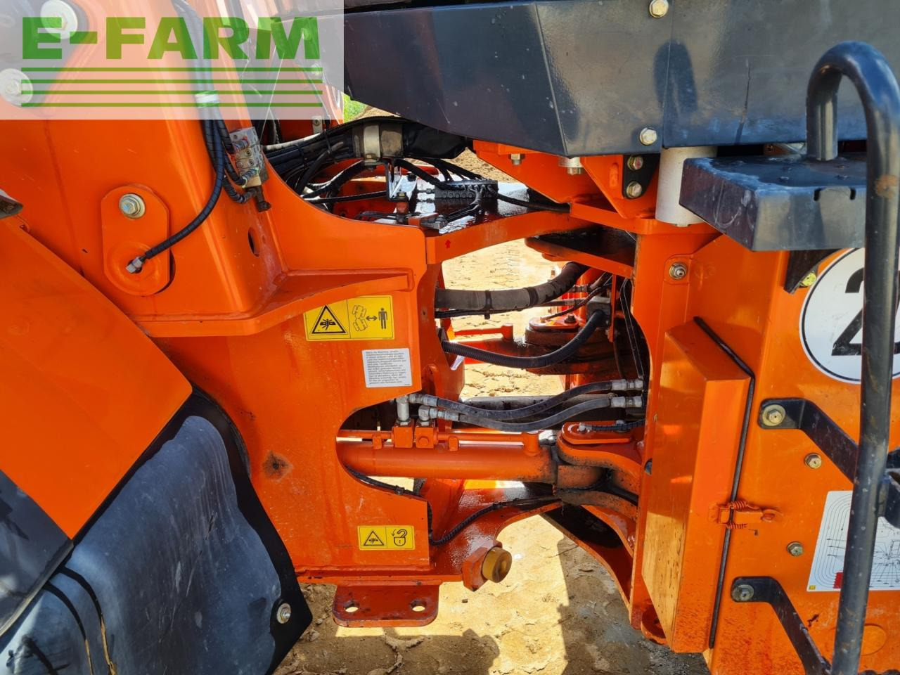 Hitachi ZW 150 TPD-5 - Cargadora de ruedas: foto 4 Hitachi ZW 150 TPD-5 - Cargadora de ruedas: foto 4