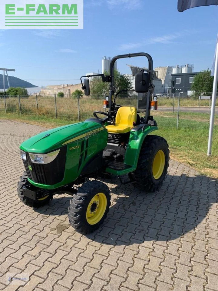 John Deere 3025e - Tractor: foto 2 John Deere 3025e - Tractor: foto 2