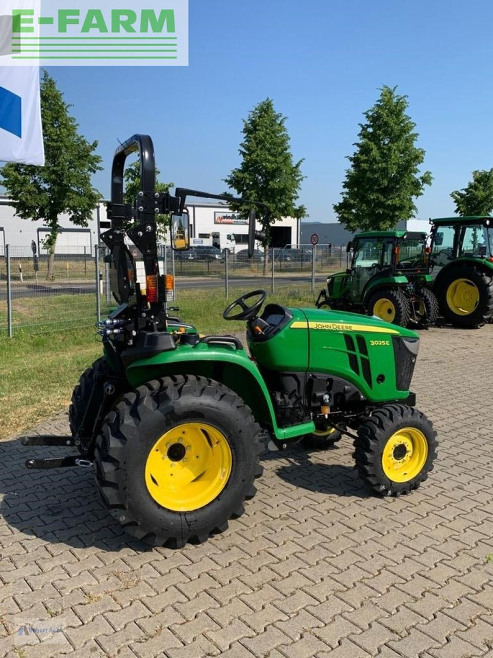John Deere 3025e - Tractor: foto 3 John Deere 3025e - Tractor: foto 3
