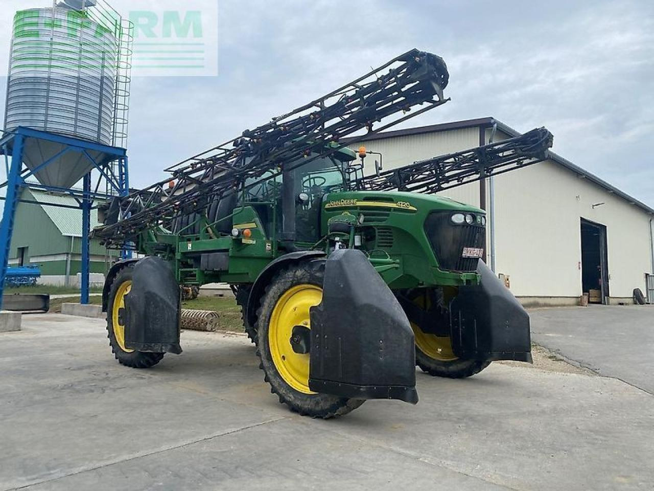 John Deere 4720 - Pulverizador arrastrado: foto 3 John Deere 4720 - Pulverizador arrastrado: foto 3