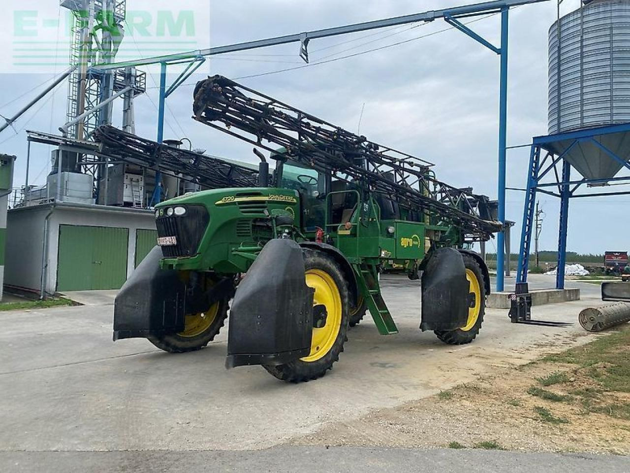 John Deere 4720 - Pulverizador arrastrado: foto 1 John Deere 4720 - Pulverizador arrastrado: foto 1