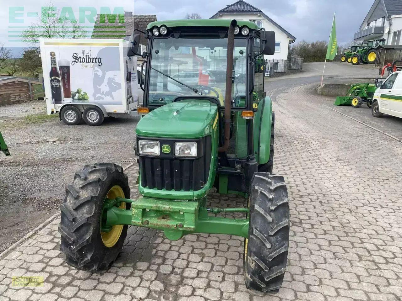 Tractor John Deere 5055e: foto 6