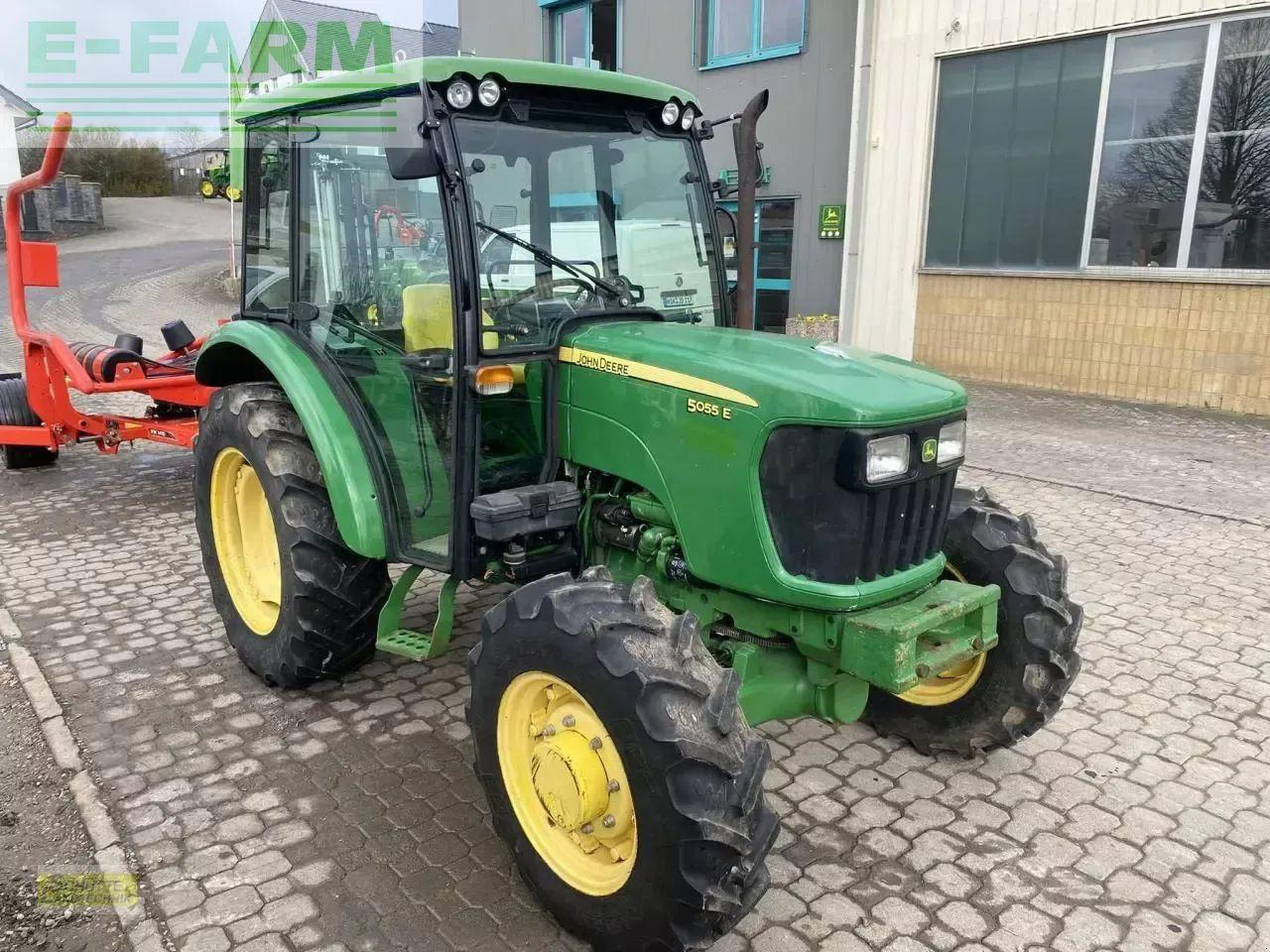 Tractor John Deere 5055e: foto 7