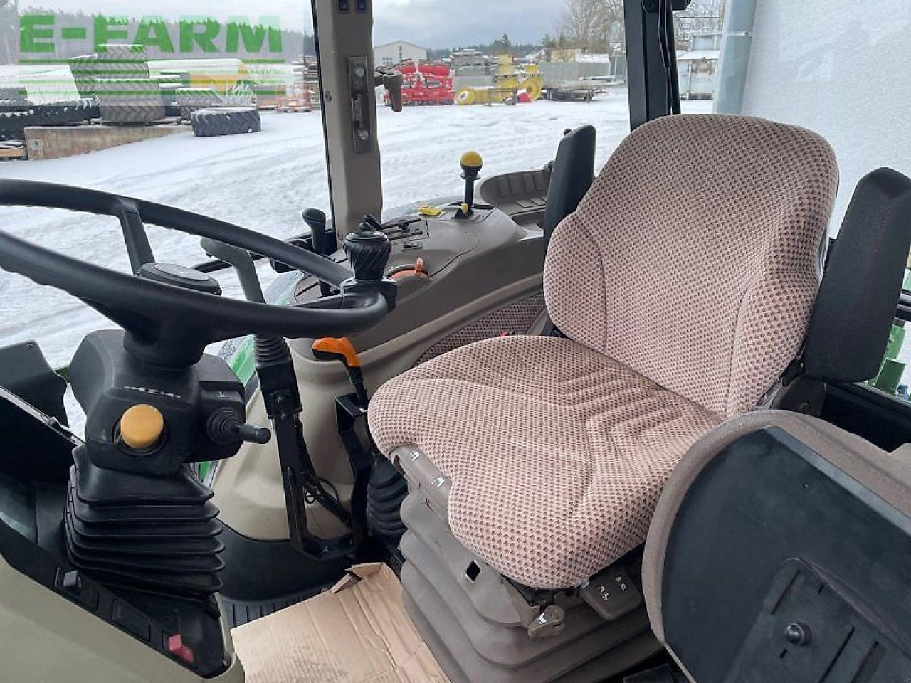 John Deere 5075 m - Tractor: foto 5 John Deere 5075 m - Tractor: foto 5