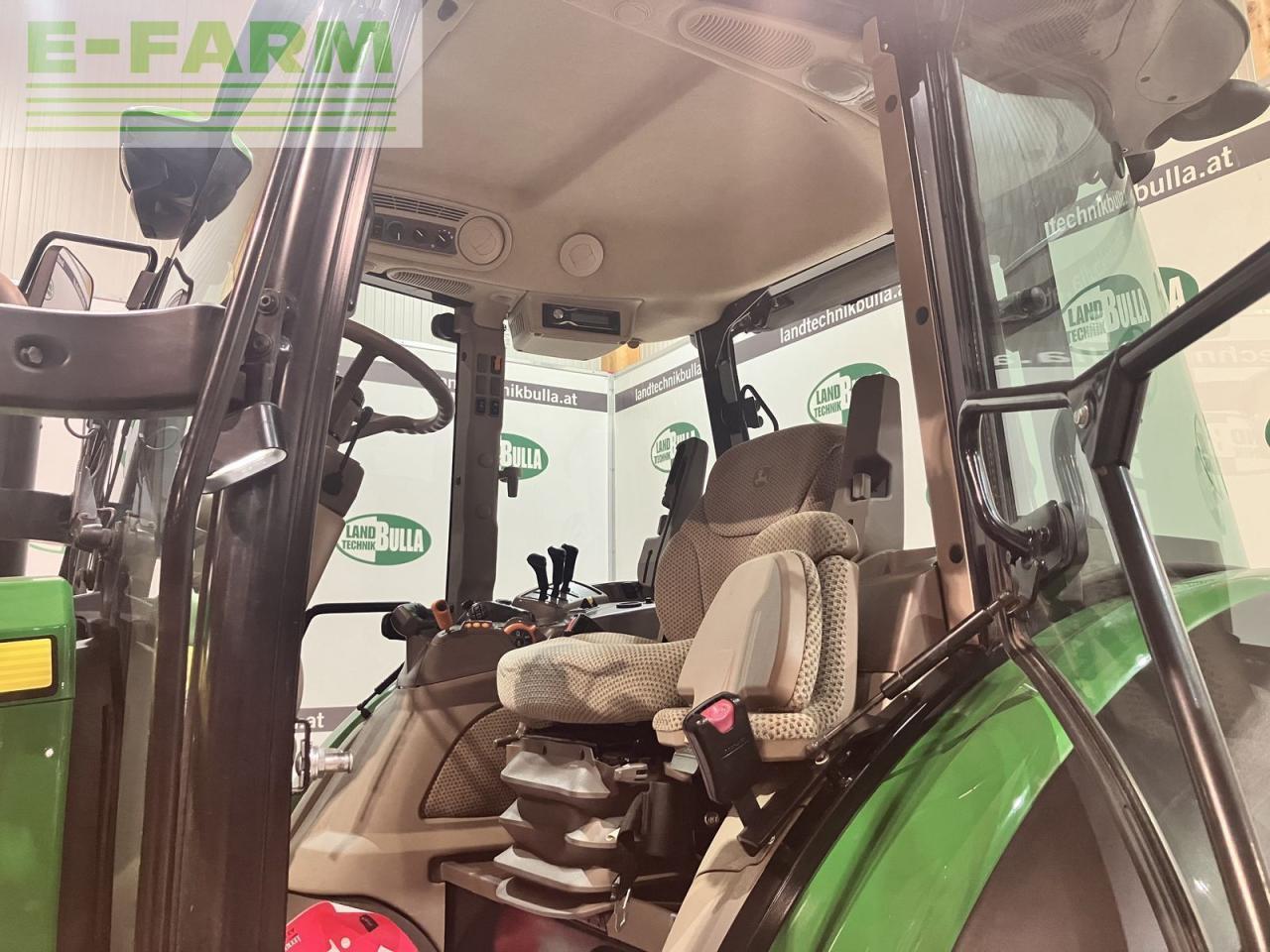 Tractor John Deere 5115r: foto 18