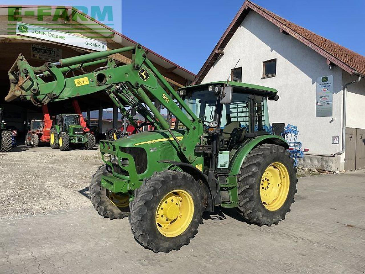 John Deere 5620 fl premium - Tractor: foto 2 John Deere 5620 fl premium - Tractor: foto 2