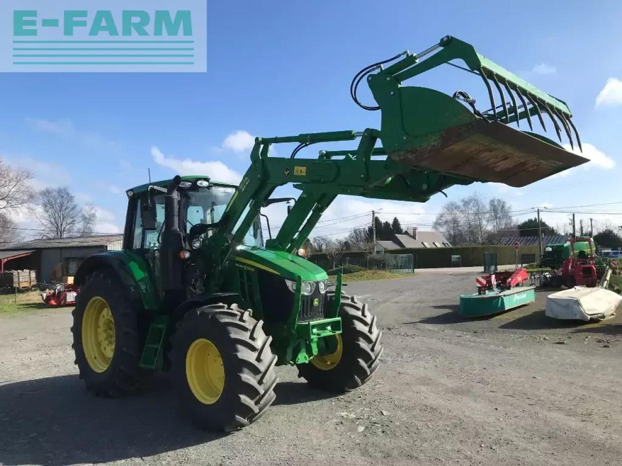 John Deere 6100 m command quad - Tractor: foto 2 John Deere 6100 m command quad - Tractor: foto 2