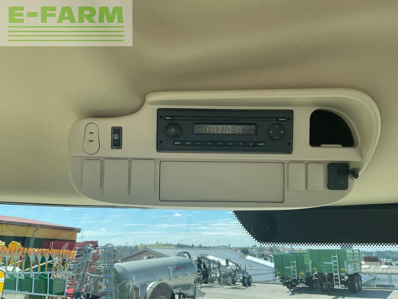 Tractor John Deere 6110R: foto 24