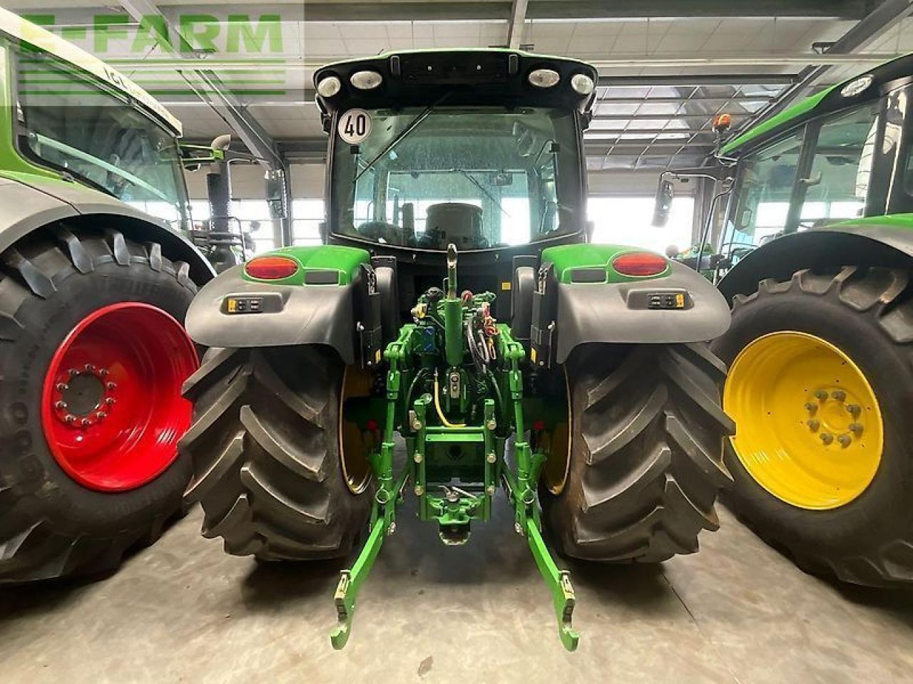 John Deere 6125 r - Tractor: foto 4 John Deere 6125 r - Tractor: foto 4