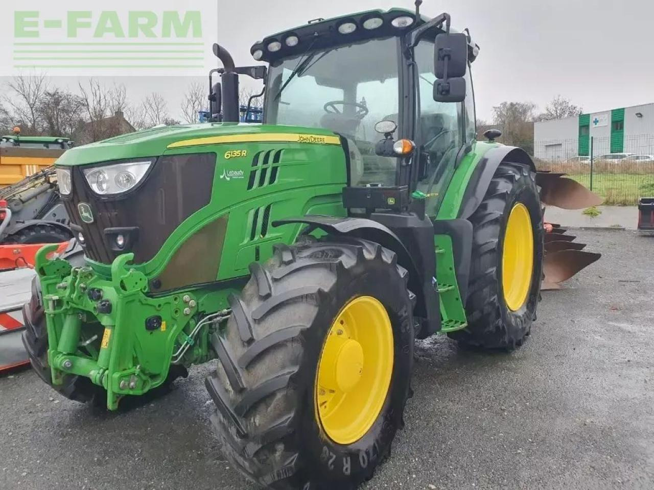 John Deere 6135r - Tractor: foto 1 John Deere 6135r - Tractor: foto 1
