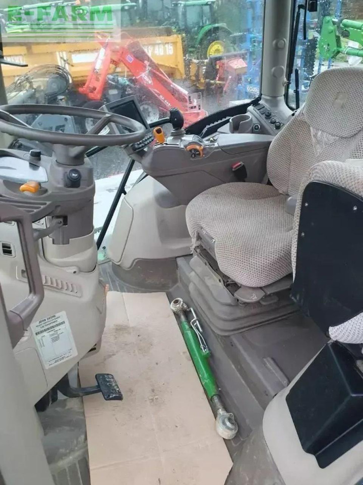 John Deere 6135r - Tractor: foto 2 John Deere 6135r - Tractor: foto 2