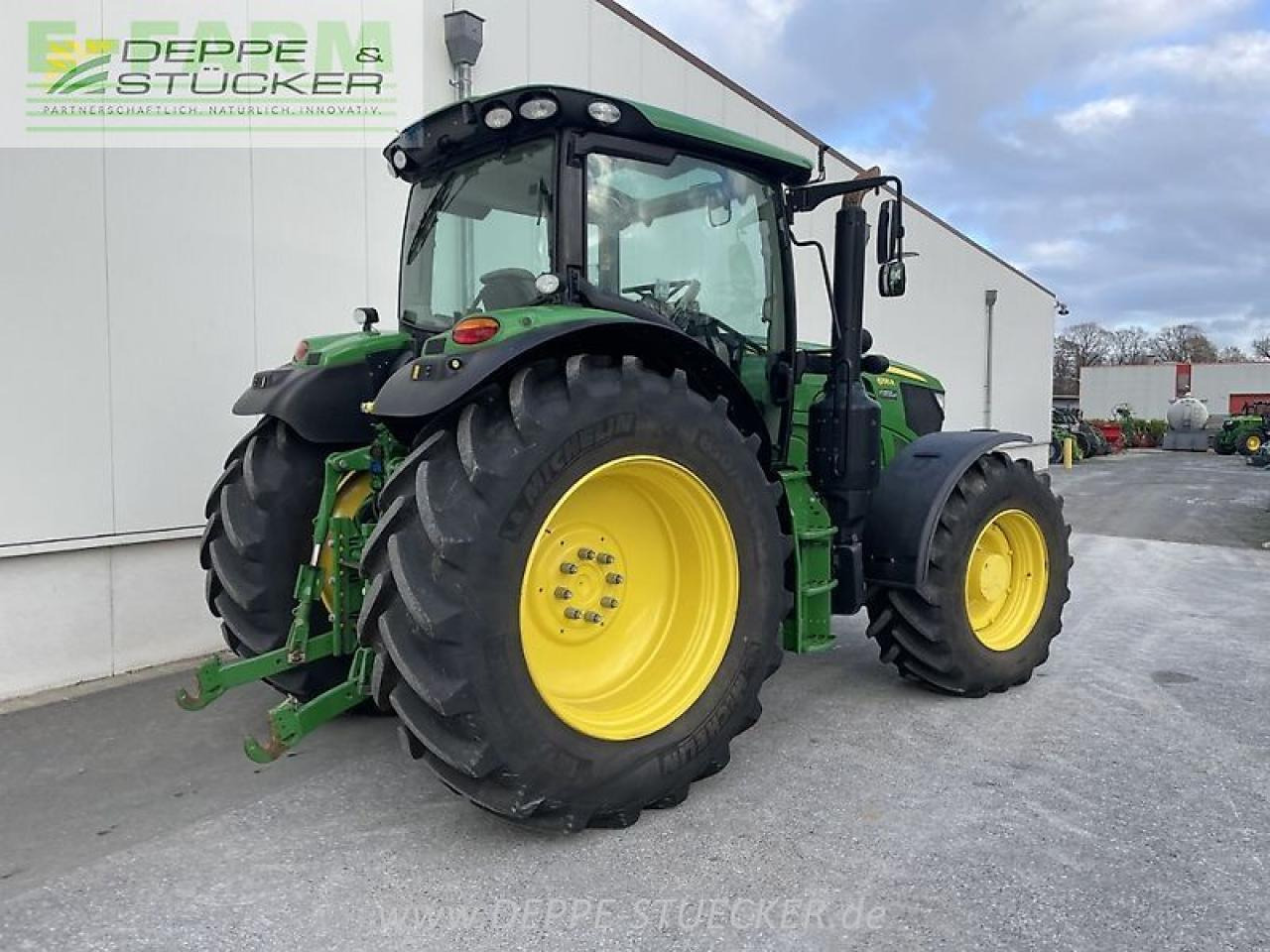 John Deere 6155r - Tractor: foto 2 John Deere 6155r - Tractor: foto 2