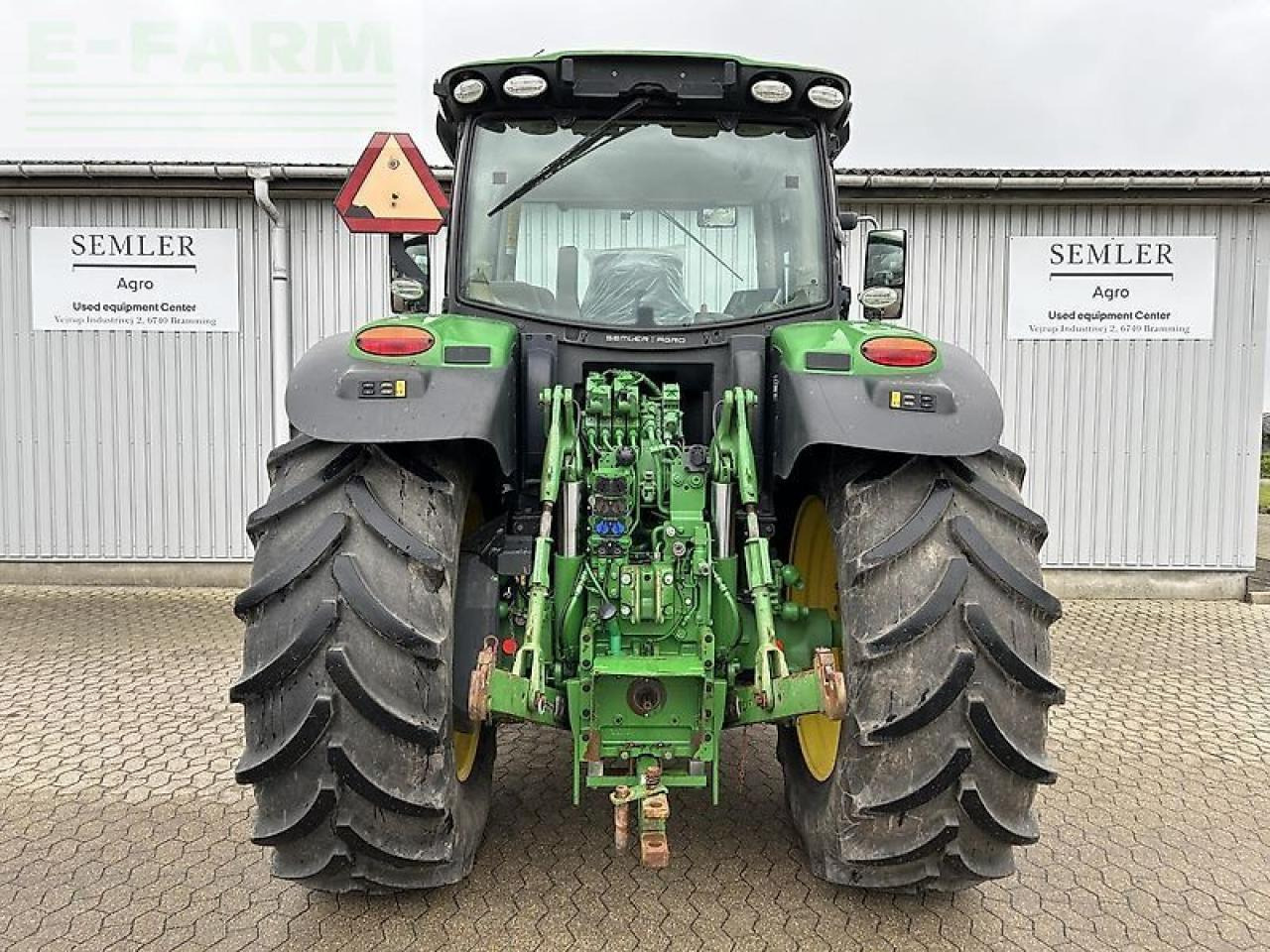 Tractor John Deere 6215r: foto 12