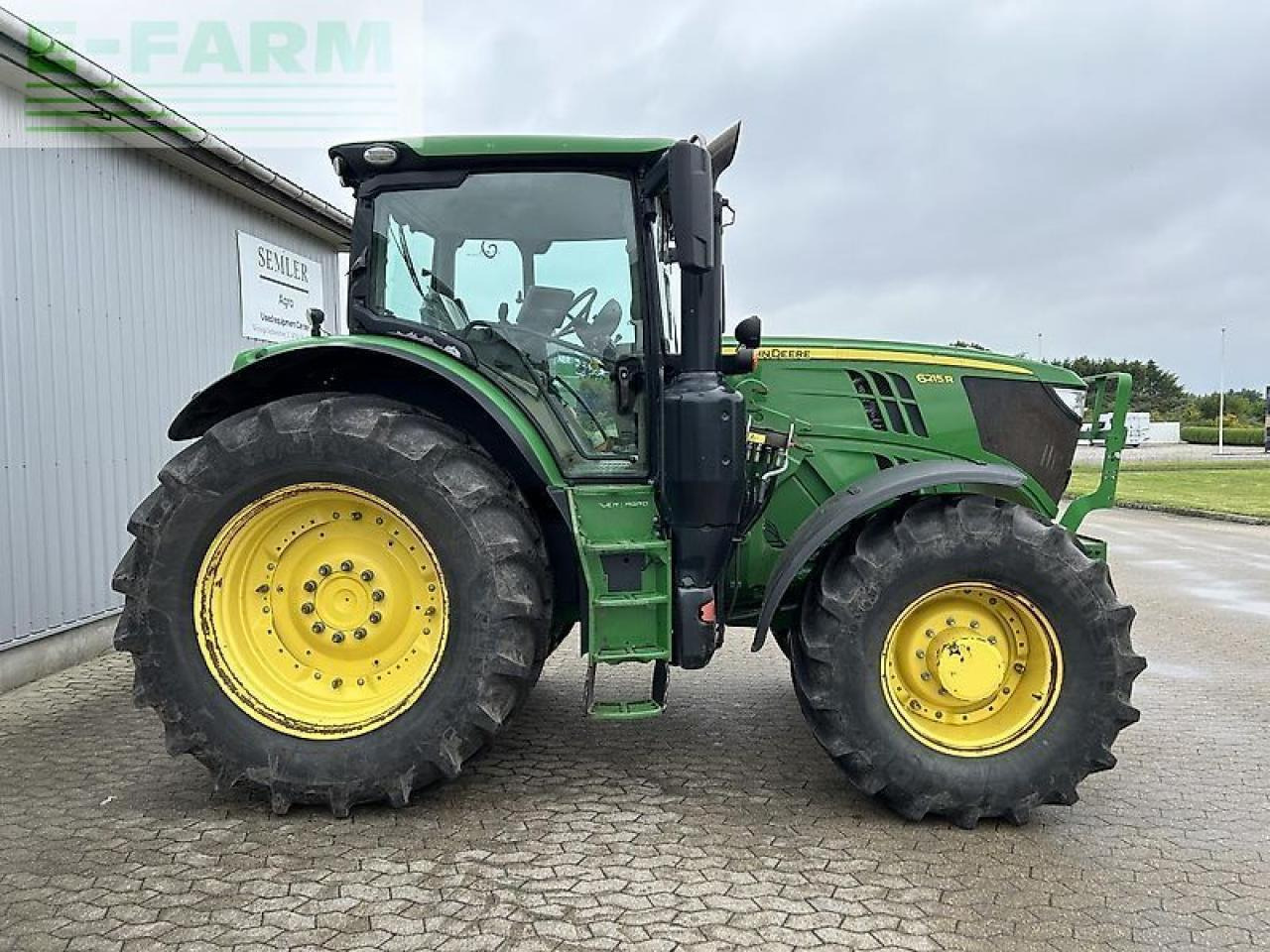 Tractor John Deere 6215r: foto 9