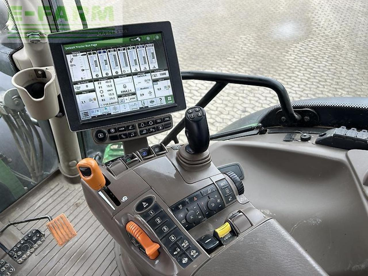 Tractor John Deere 6215r: foto 15