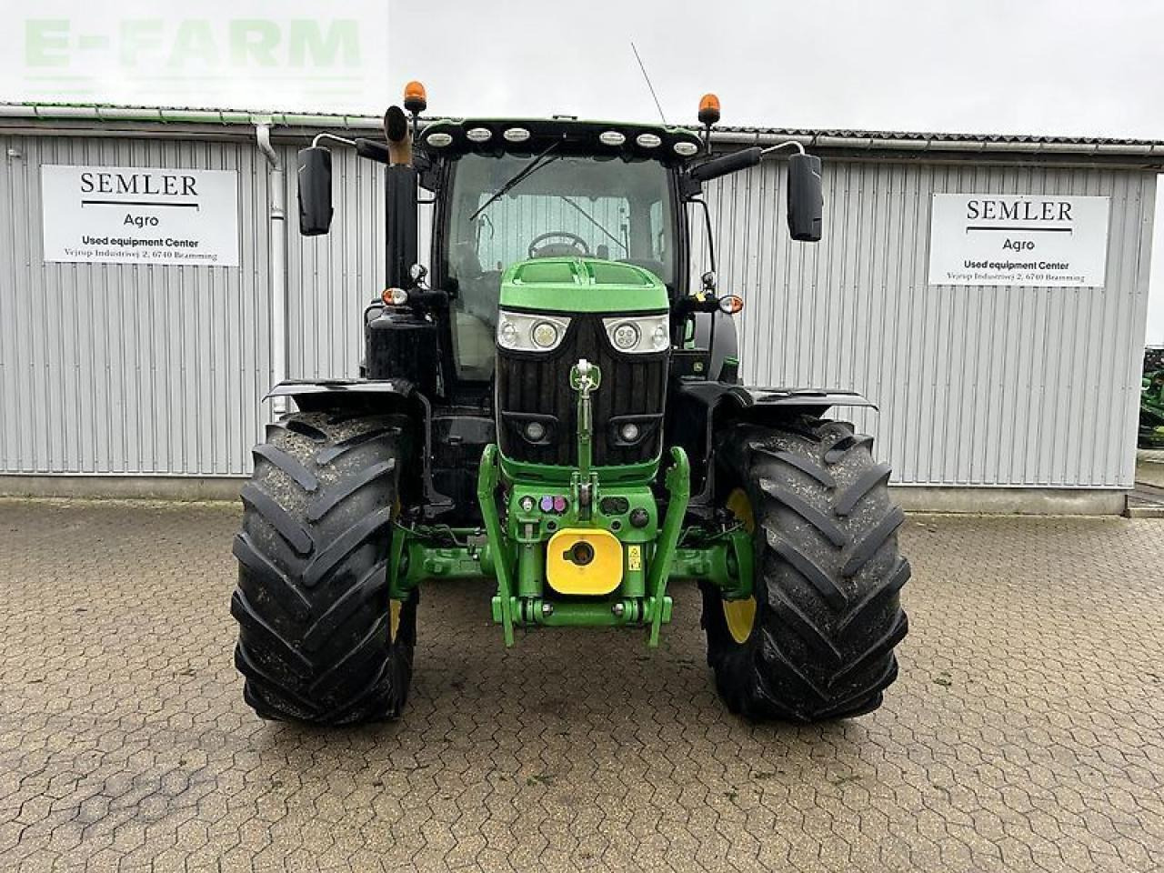 John Deere 6215r - Tractor: foto 2 John Deere 6215r - Tractor: foto 2
