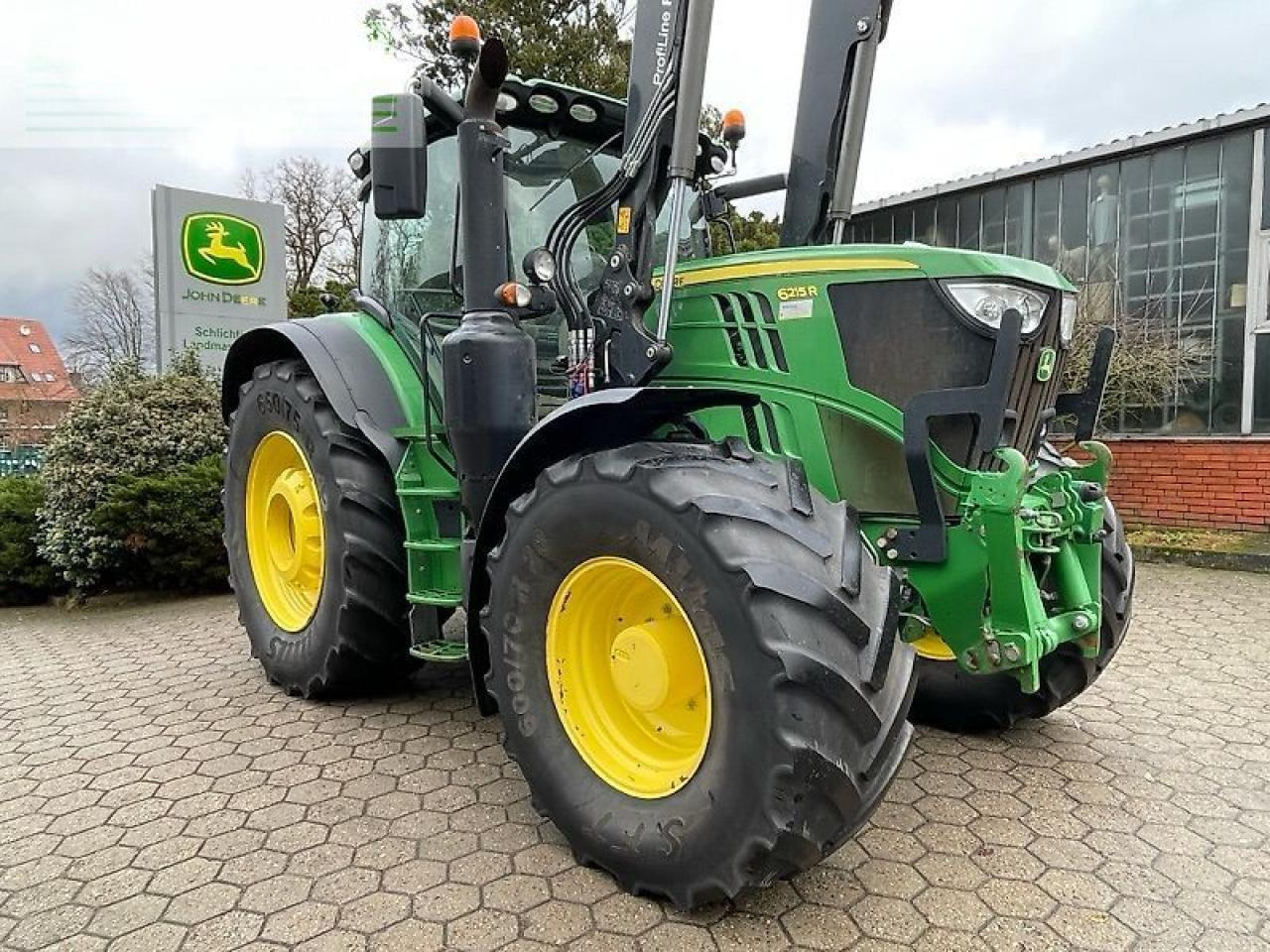 John Deere 6215r ap - Tractor: foto 1 John Deere 6215r ap - Tractor: foto 1