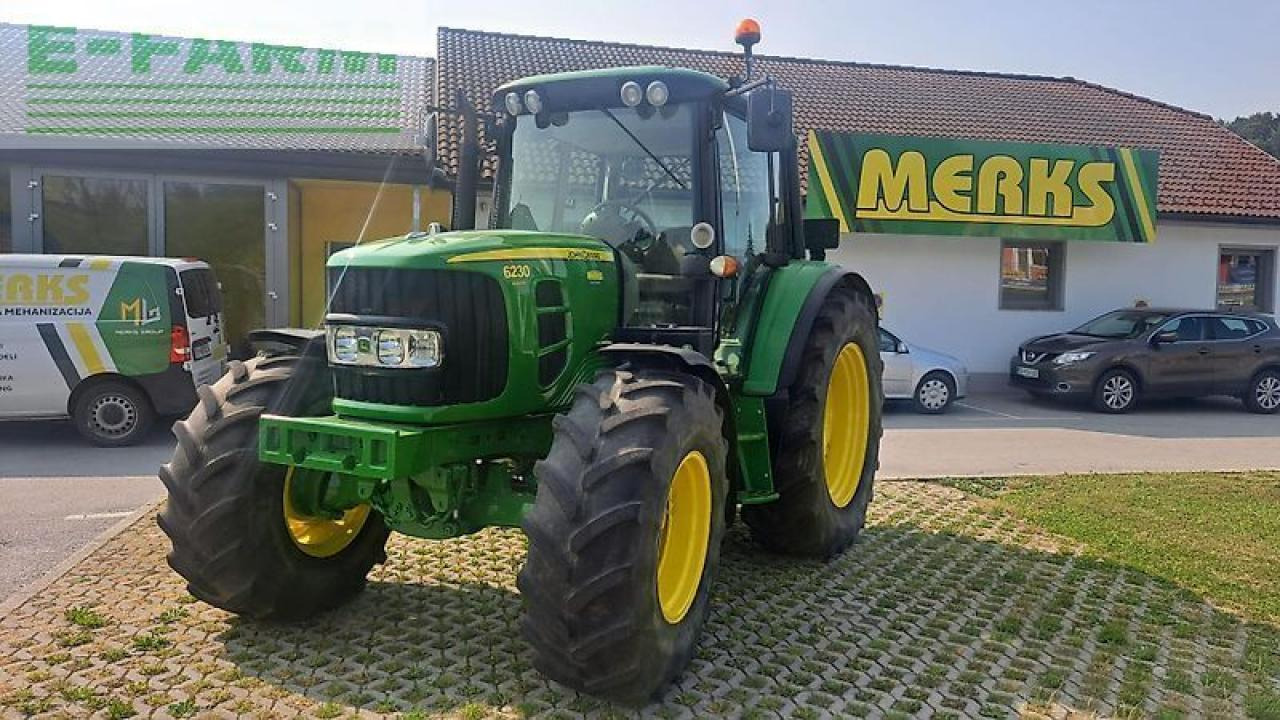 John Deere 6230 premium - Tractor: foto 1 John Deere 6230 premium - Tractor: foto 1