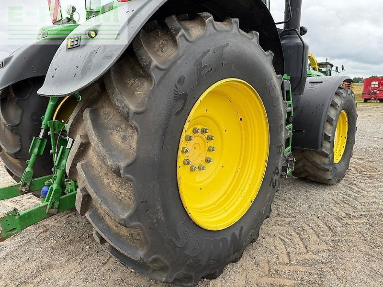 Tractor John Deere 6250r: foto 11