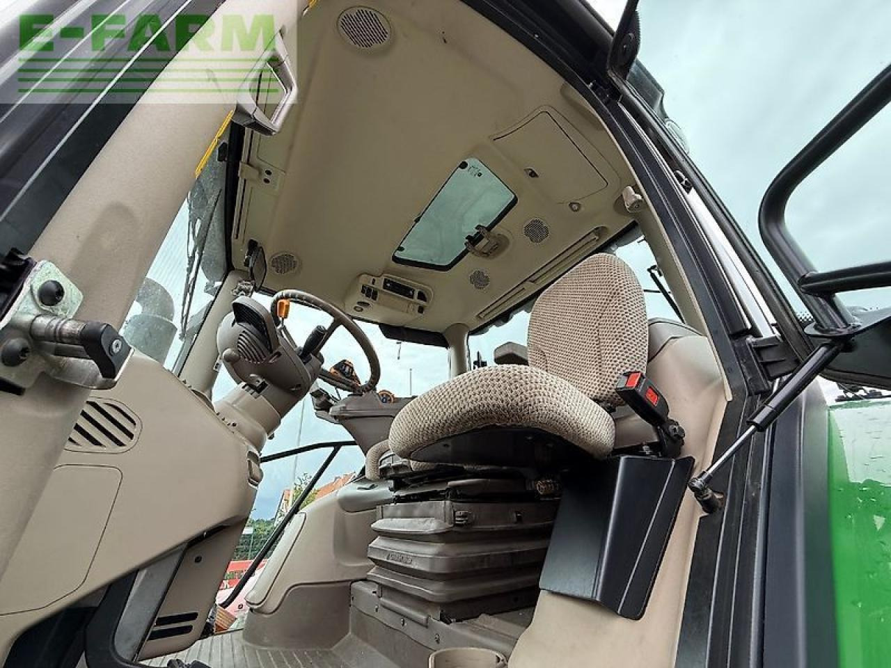 Tractor John Deere 6250r: foto 13