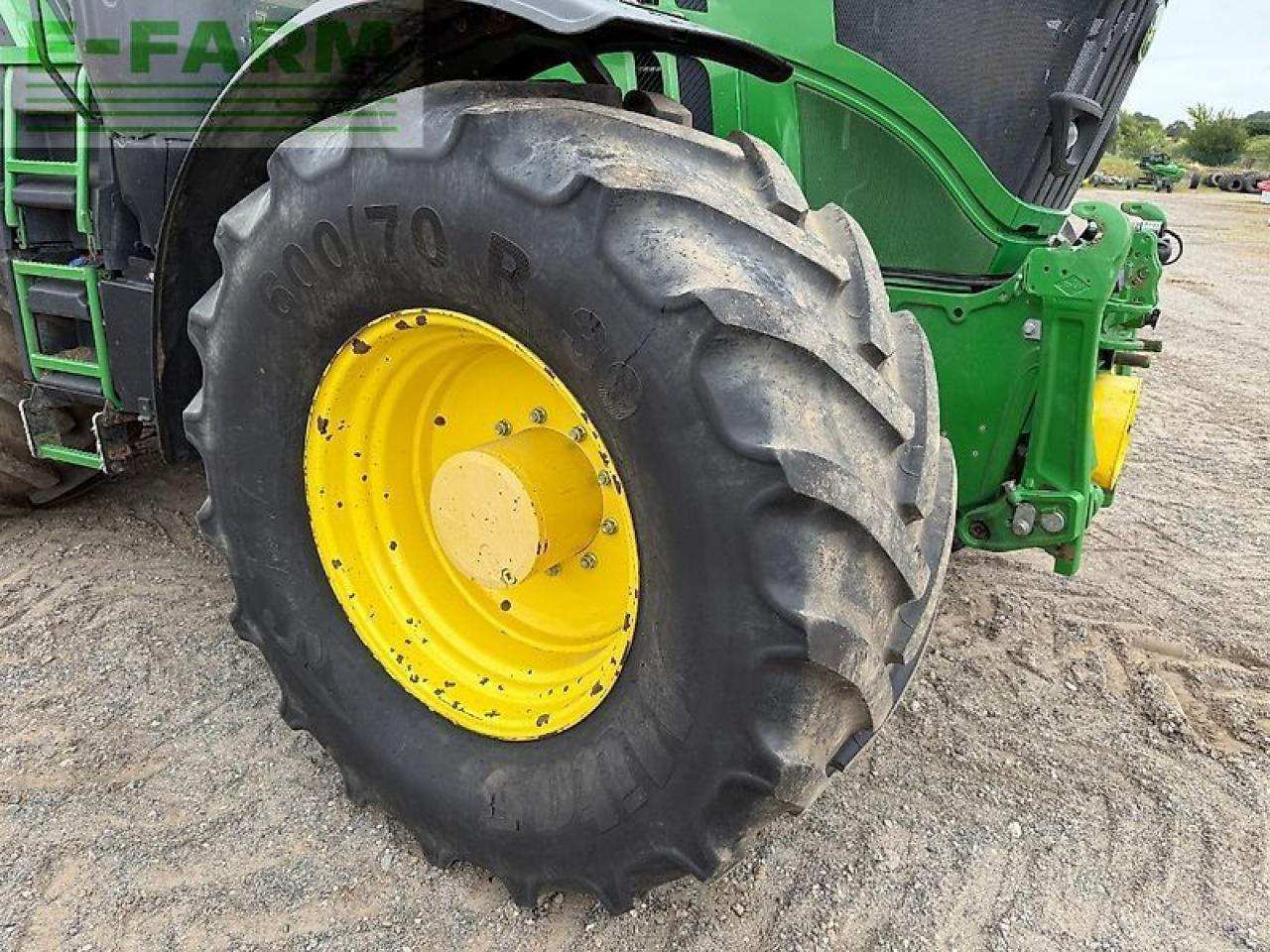 Tractor John Deere 6250r: foto 10
