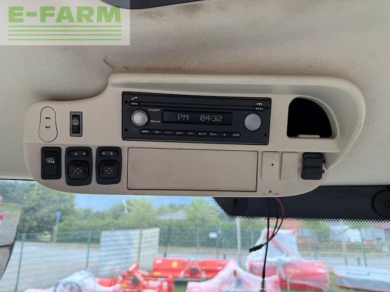 Tractor John Deere 6250r: foto 17