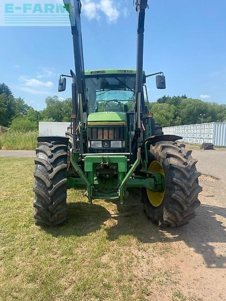 Tractor John Deere 6800 mit frontlader und fronthydraulik: foto 7