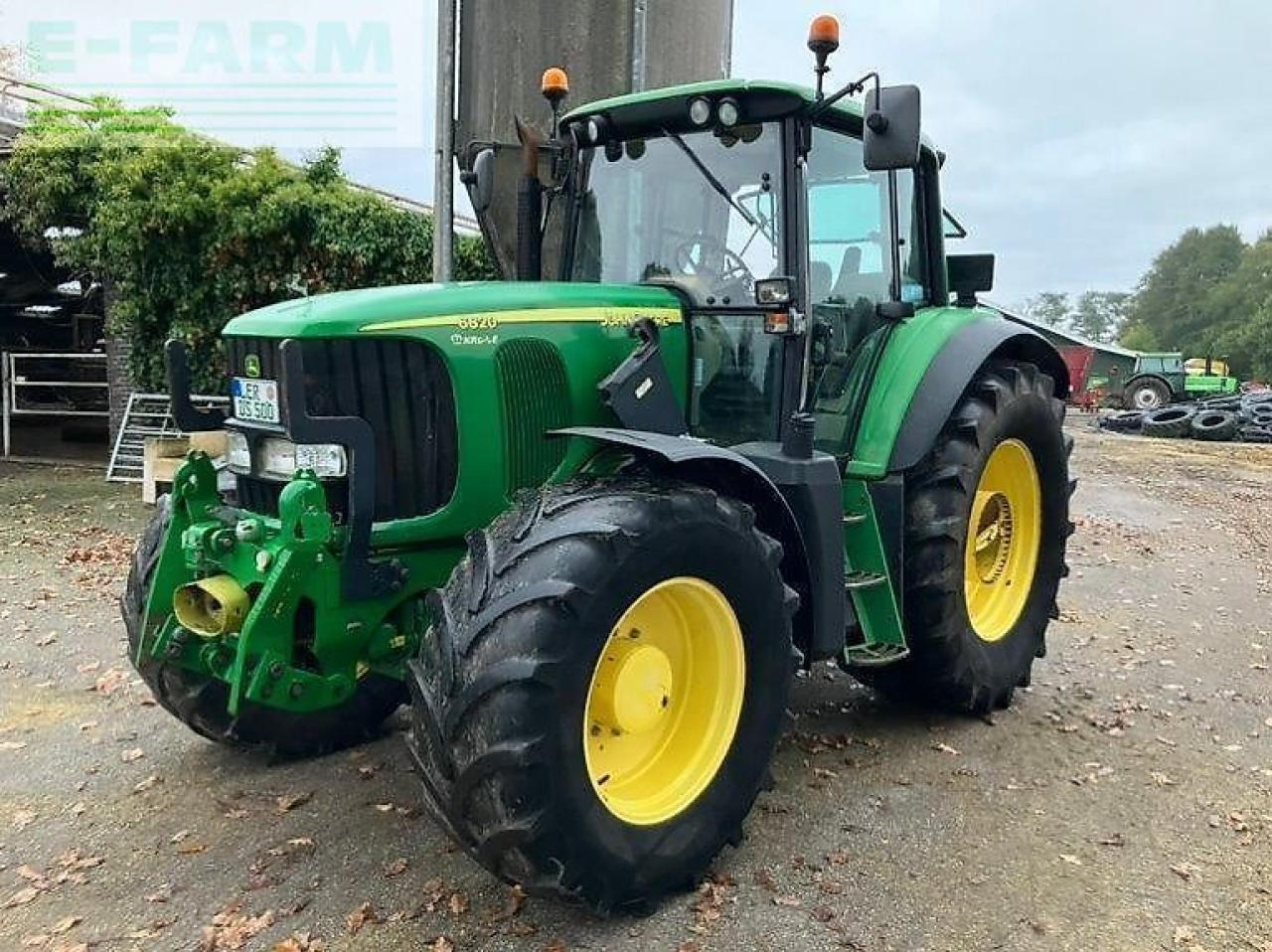John Deere 6820 premium - Tractor: foto 1 John Deere 6820 premium - Tractor: foto 1