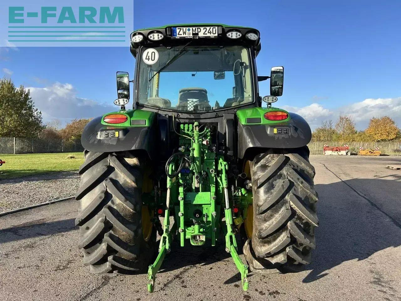 John Deere 6r 130 - Tractor: foto 4 John Deere 6r 130 - Tractor: foto 4