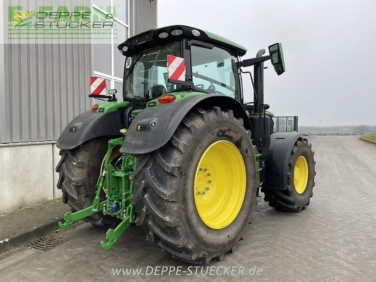 John Deere 6r 175 - Tractor: foto 2 John Deere 6r 175 - Tractor: foto 2