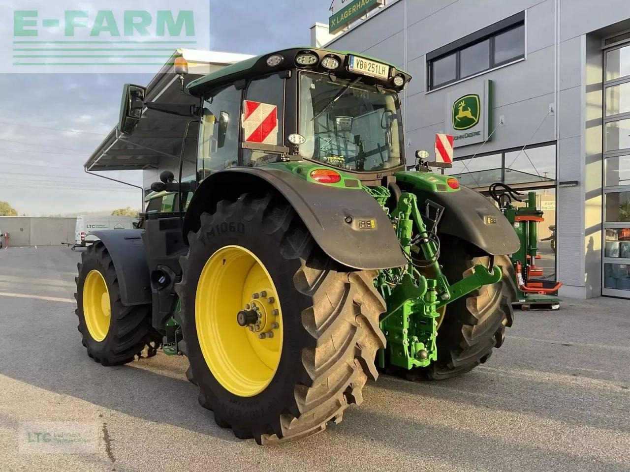 John Deere 6r 215 - Tractor: foto 4 John Deere 6r 215 - Tractor: foto 4