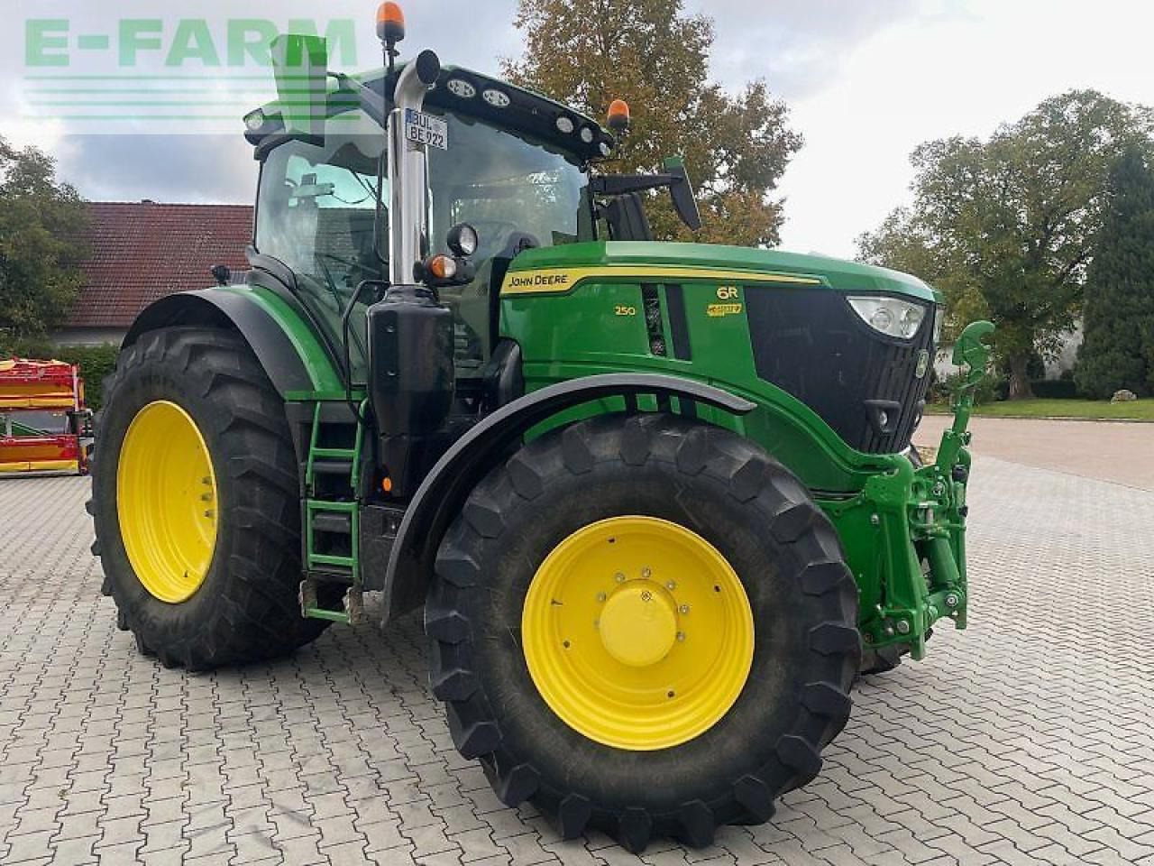 John Deere 6r 250 - Tractor: foto 2 John Deere 6r 250 - Tractor: foto 2