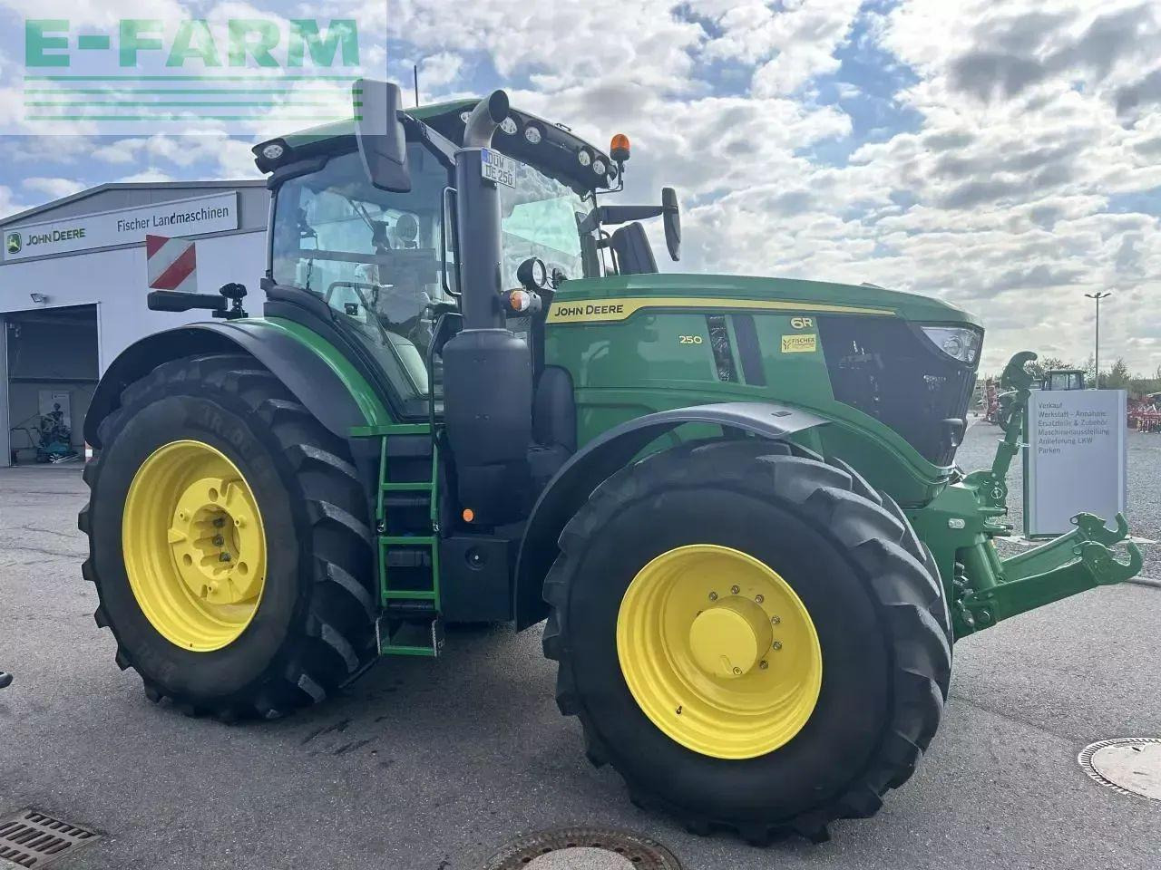 John Deere 6r 250 - Tractor: foto 4 John Deere 6r 250 - Tractor: foto 4