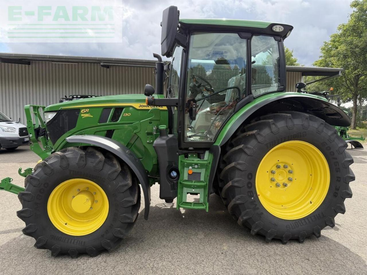 John Deere 6r130 cp50 - Tractor: foto 2 John Deere 6r130 cp50 - Tractor: foto 2