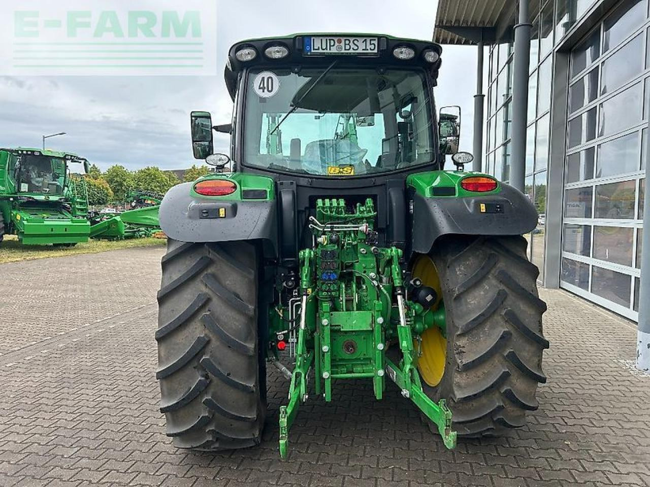 John Deere 6r150 - Tractor: foto 3 John Deere 6r150 - Tractor: foto 3