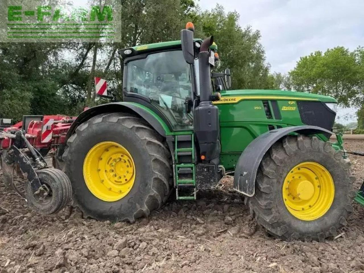 John Deere 6r250 - Tractor: foto 1 John Deere 6r250 - Tractor: foto 1