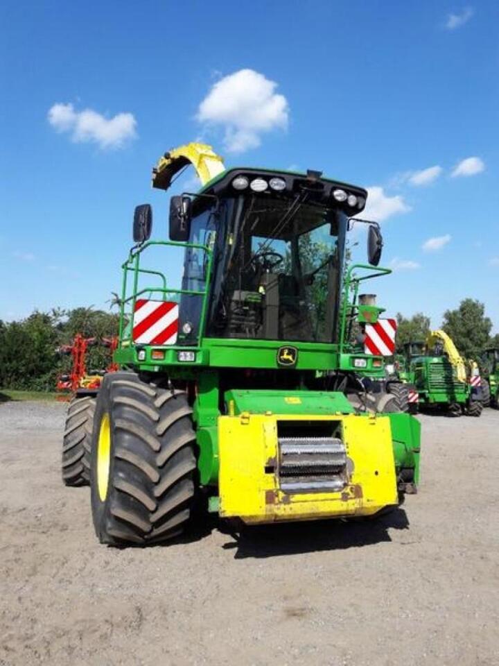 John Deere 7350 ohne vorsatz - Cosechadora de forraje: foto 2 John Deere 7350 ohne vorsatz - Cosechadora de forraje: foto 2