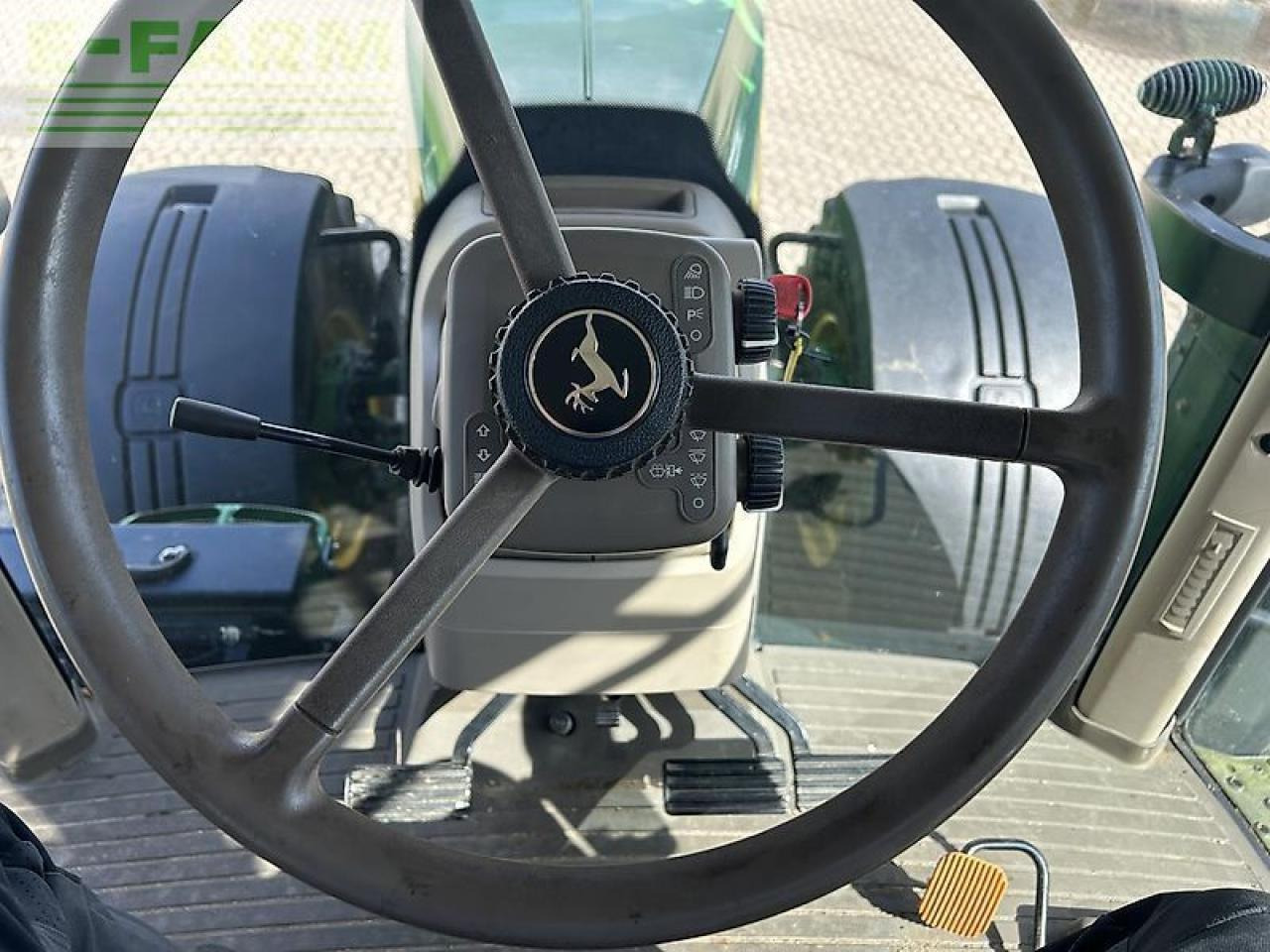 John Deere 8320r - Tractor: foto 4 John Deere 8320r - Tractor: foto 4