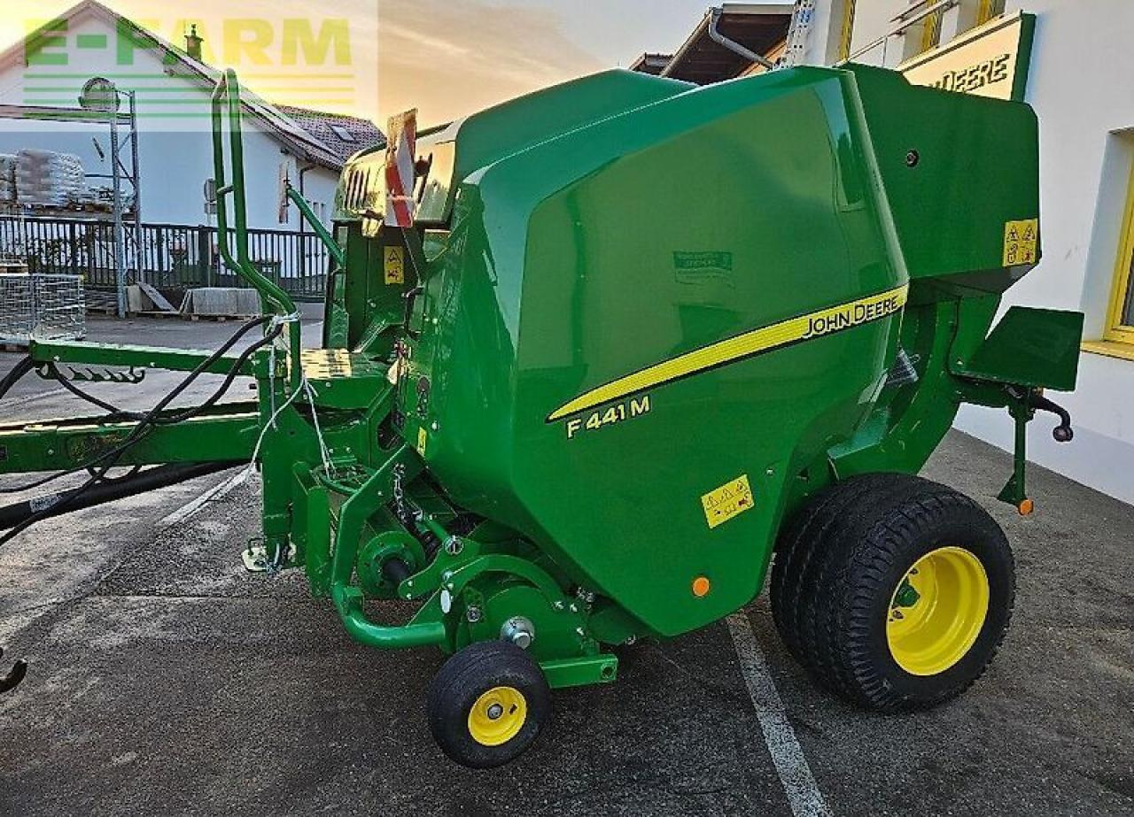 John Deere f441 m - Empacadora de pacas cuadradas: foto 2 John Deere f441 m - Empacadora de pacas cuadradas: foto 2