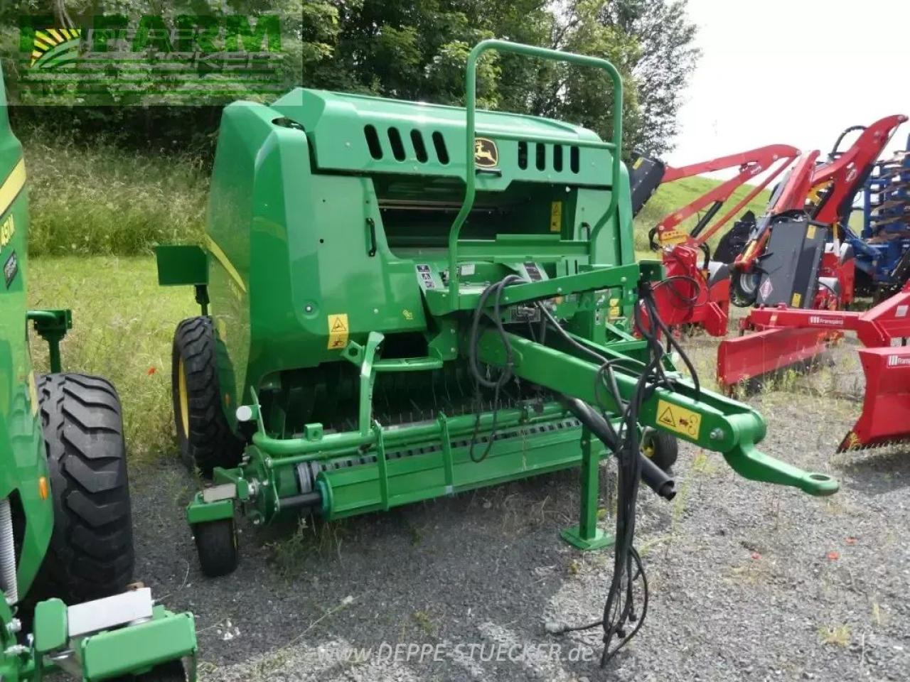 John Deere f441 m - Empacadora de pacas cuadradas: foto 1 John Deere f441 m - Empacadora de pacas cuadradas: foto 1