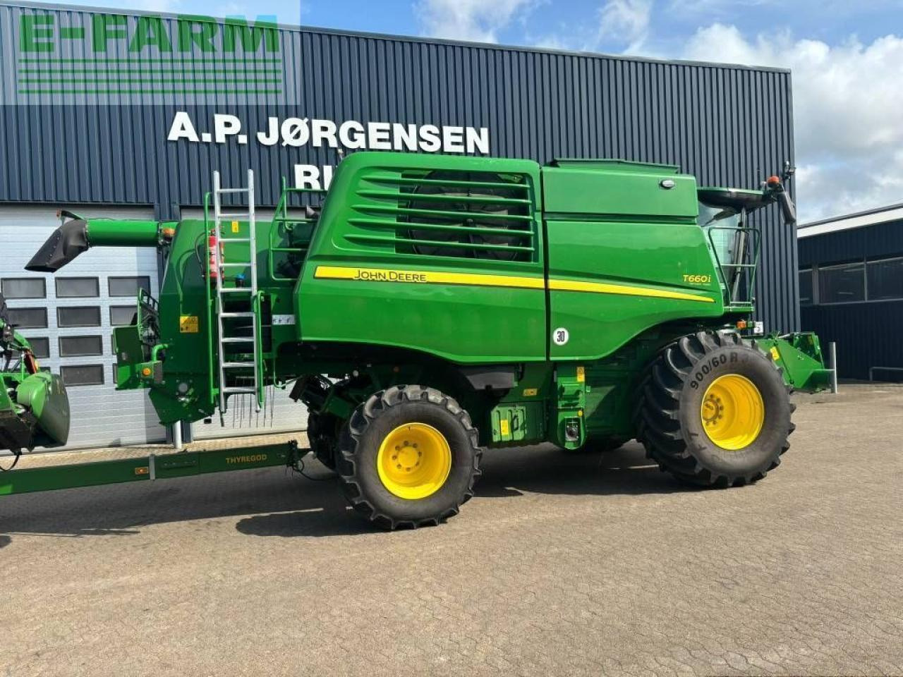 Cosechadora de granos John Deere t 660 i 4wd: foto 27 Cosechadora de granos John Deere t 660 i 4wd: foto 27