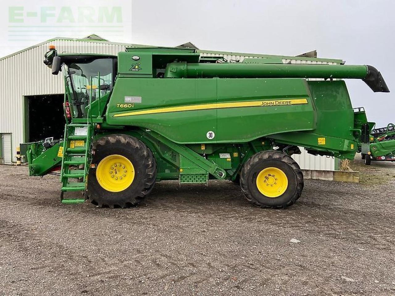 John Deere t660 my22 prod 30 - Cosechadora de granos: foto 1 John Deere t660 my22 prod 30 - Cosechadora de granos: foto 1