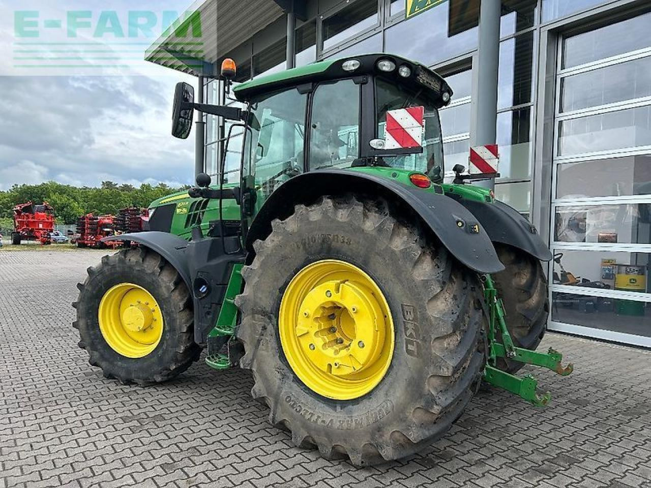 John Deere traktor 6215r - Tractor: foto 2 John Deere traktor 6215r - Tractor: foto 2