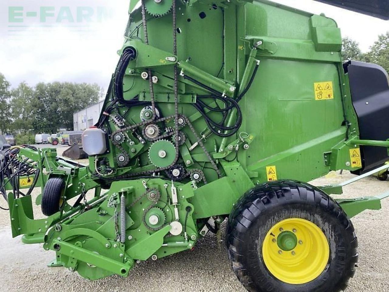 John Deere v 451 pm - Empacadora de pacas cuadradas: foto 4 John Deere v 451 pm - Empacadora de pacas cuadradas: foto 4