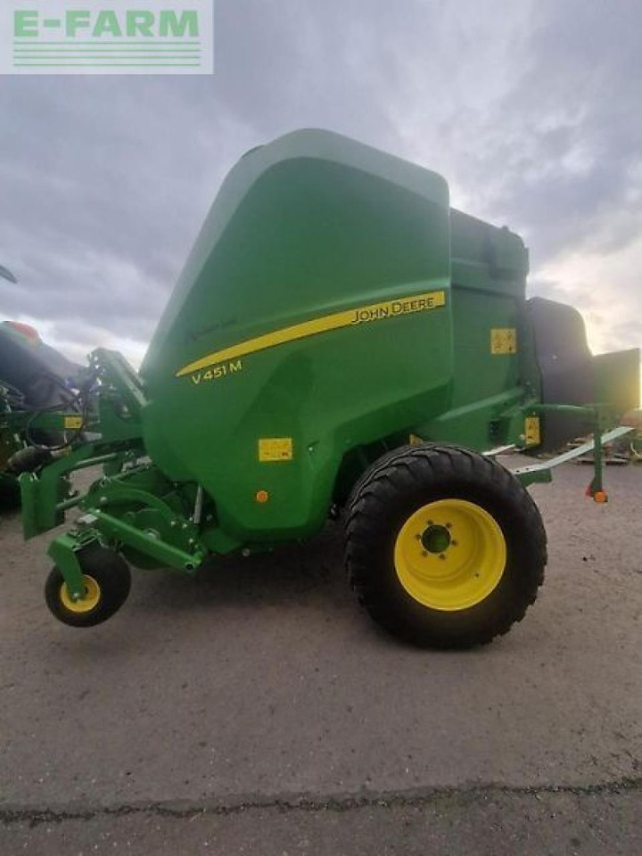 John Deere v451m - Empacadora de pacas cuadradas: foto 2 John Deere v451m - Empacadora de pacas cuadradas: foto 2
