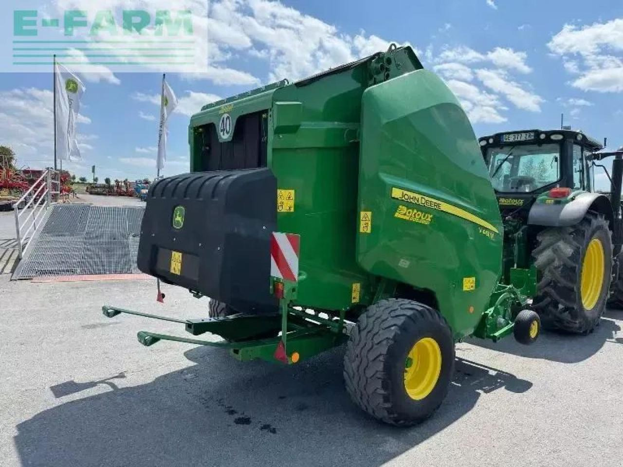 John Deere v461m - Empacadora de pacas cuadradas: foto 4 John Deere v461m - Empacadora de pacas cuadradas: foto 4