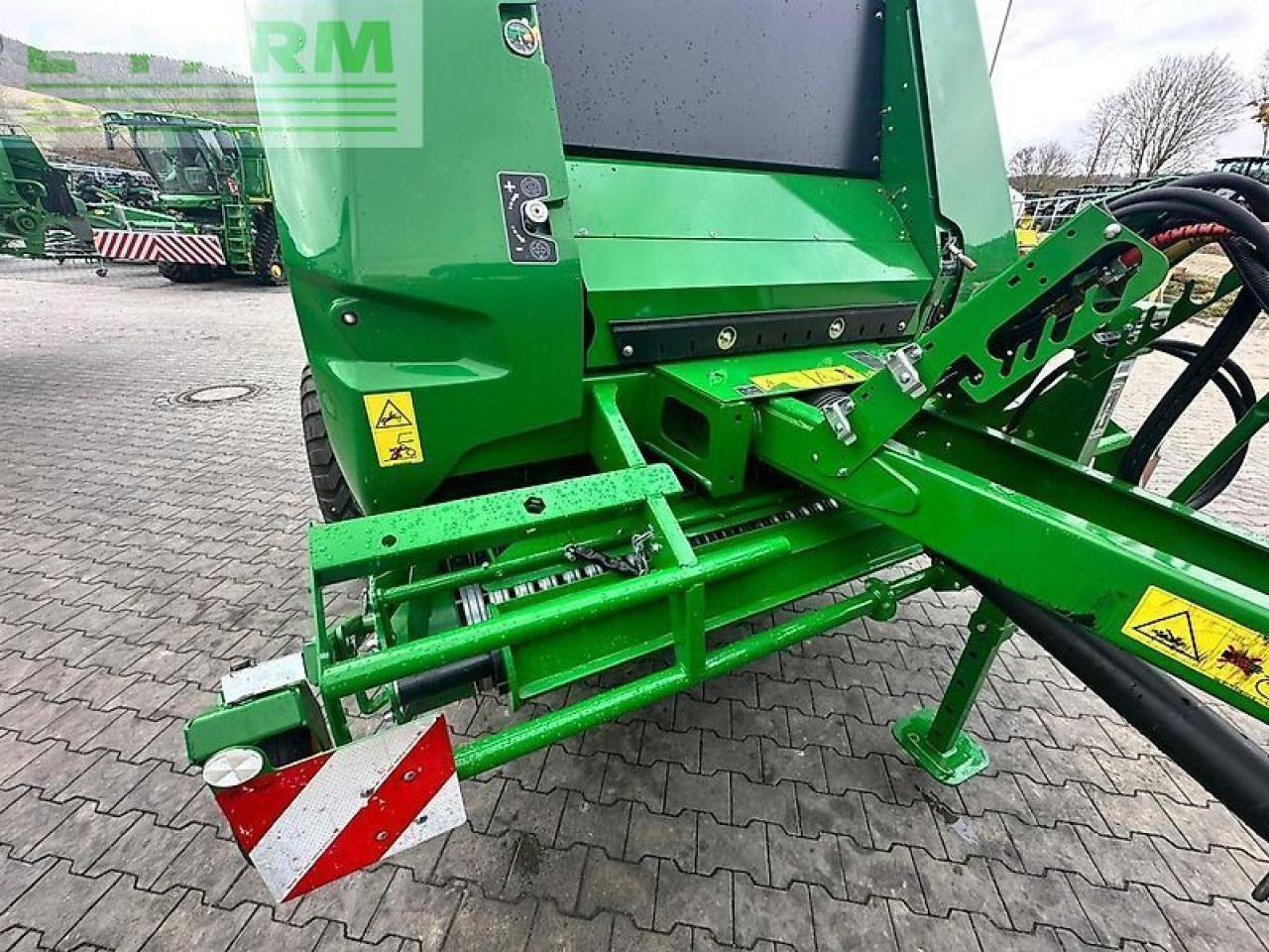John Deere v461m - Empacadora de pacas cuadradas: foto 5 John Deere v461m - Empacadora de pacas cuadradas: foto 5